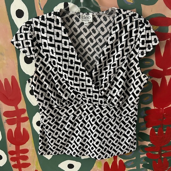 HOST PICK Cleo petites top size medium - Picture 9 of 16